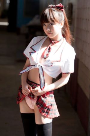 浴缸里的女人